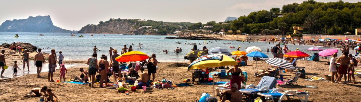 The L'Ampolla beach in Moraira